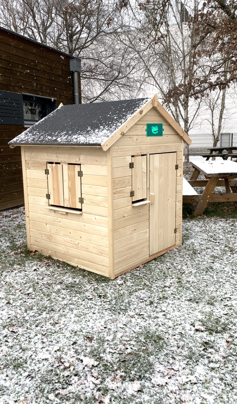 Casita-infantil-madera-janaka-Juego-seguro-aire-libre